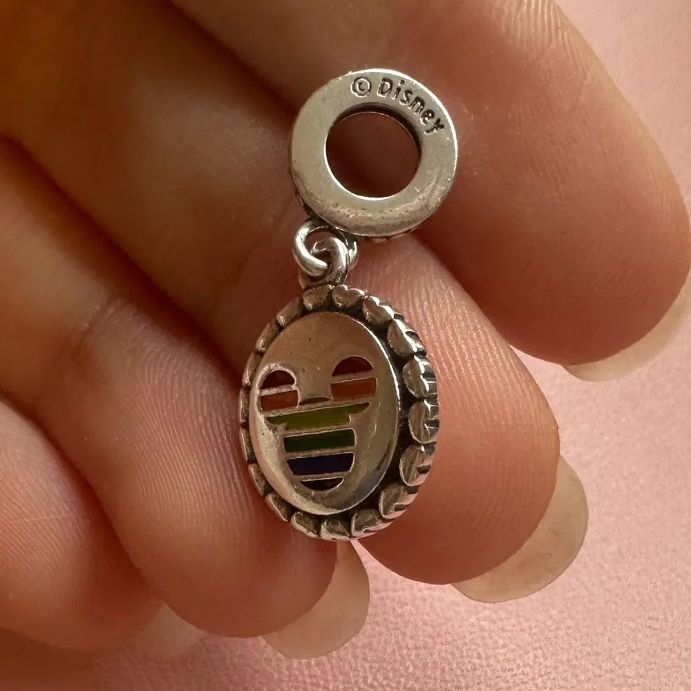 NWOT Pandora x Disney RETIRED Mickey Mouse Love Rainbow Silver Charm